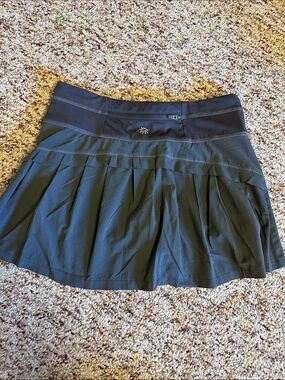 Athleta Black Pleated Skater Skirt with Zip Pocket